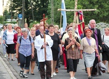 Na jubileusz w pielgrzymkach przyszli parafianie miejscowości filialnych, a także wierni z parafii w Ługach (na zdjęciu)