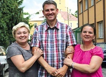 Do Oazy Dorosłych w Lubsku należy kilkanaście osób. Na zdjęciu przedstawiciele wspólnoty: (od lewej) Anita Pieniążek, Tomasz Ostrowski i Natalia Delegacz.