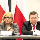 Ze strony rządu  za organizację ŚDM odpowiadają przede wszystkim Beata Kempa (szefowa rządowego zespołu ds. ŚDM) i Paweł Majewski, pełnomocnik rządu ds. ŚDM.