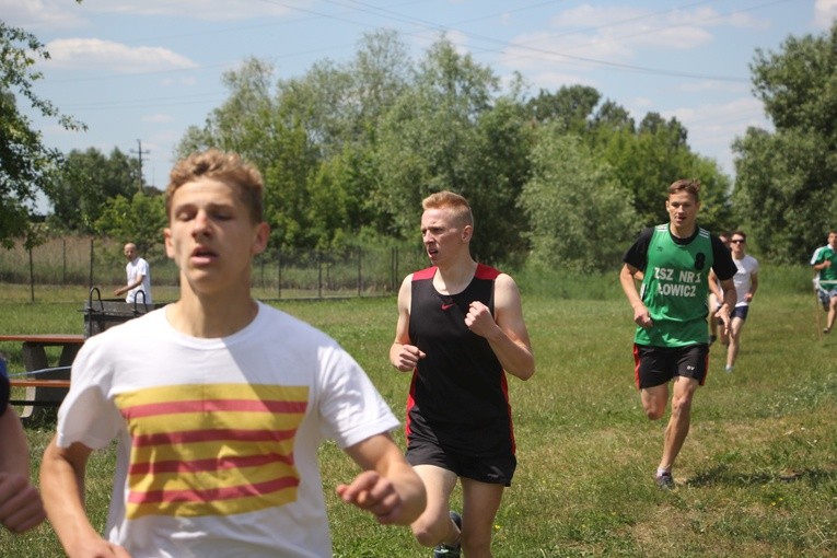 Bieg dla uczczenia 1050. rocznicy chrztu Polski, cz. I