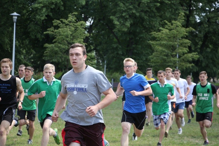 Bieg dla uczczenia 1050. rocznicy chrztu Polski, cz. I