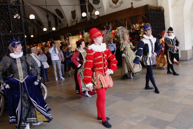 Happening Baletu Dworskiego "Cracovia Danza" w Sukiennicach