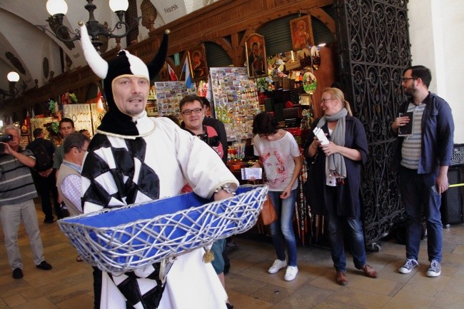 Happening Baletu Dworskiego "Cracovia Danza" w Sukiennicach