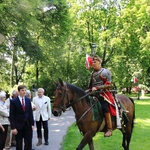 Pomniki Sienkiewicza i Kossak-Szczuckiej