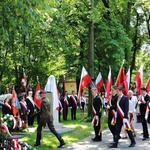 Pomniki Sienkiewicza i Kossak-Szczuckiej