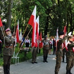 Pomniki Sienkiewicza i Kossak-Szczuckiej