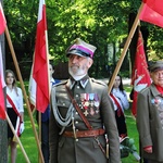 Pomniki Sienkiewicza i Kossak-Szczuckiej