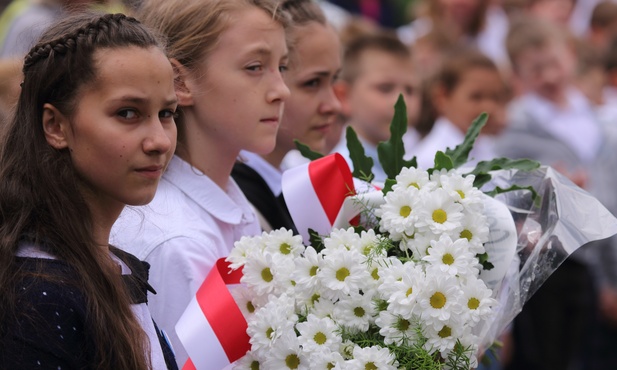 Jest szkoła im. Dziewięciu z Wujka