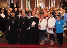 Więcej ciszy, więcej adoracji