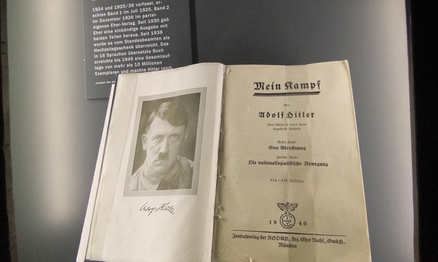 Dodatek do gazety: "Mein Kampf" 