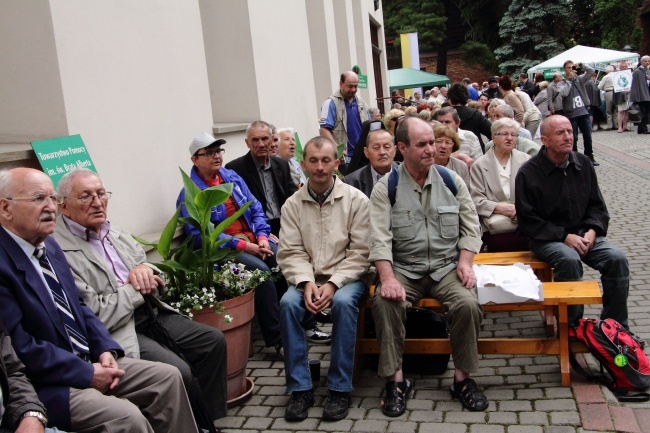 Talerz Miłosierdzia z Gwiazdami 