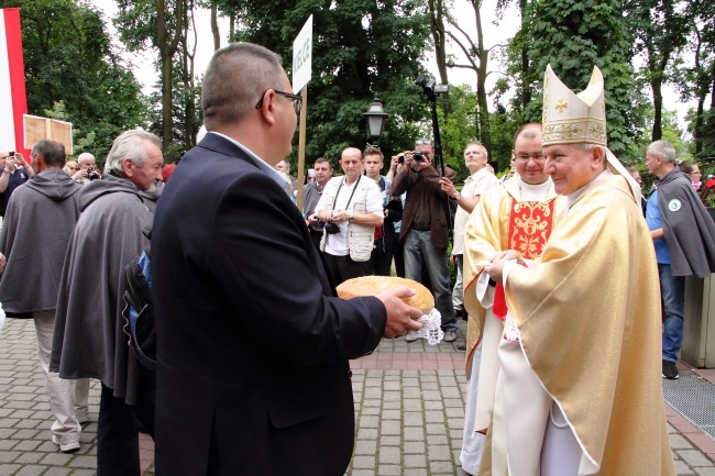 Talerz Miłosierdzia z Gwiazdami 