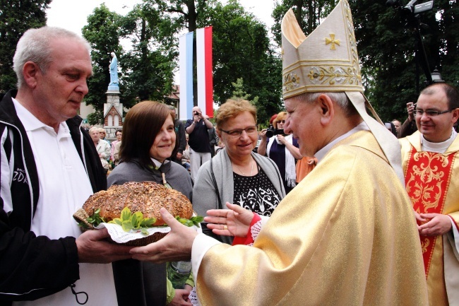 Talerz Miłosierdzia z Gwiazdami 