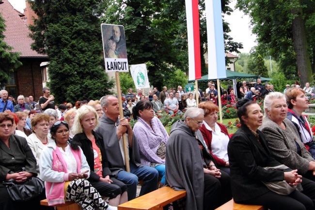 Talerz Miłosierdzia z Gwiazdami 