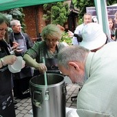 Talerz Miłosierdzia z Gwiazdami 