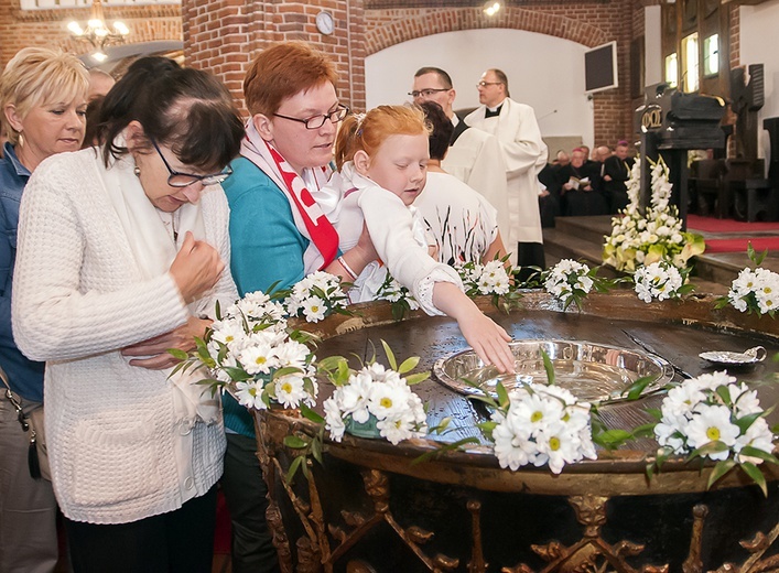 Celebracja odnowienia przyrzeczeń chrztu 