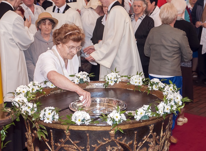 Celebracja odnowienia przyrzeczeń chrztu 