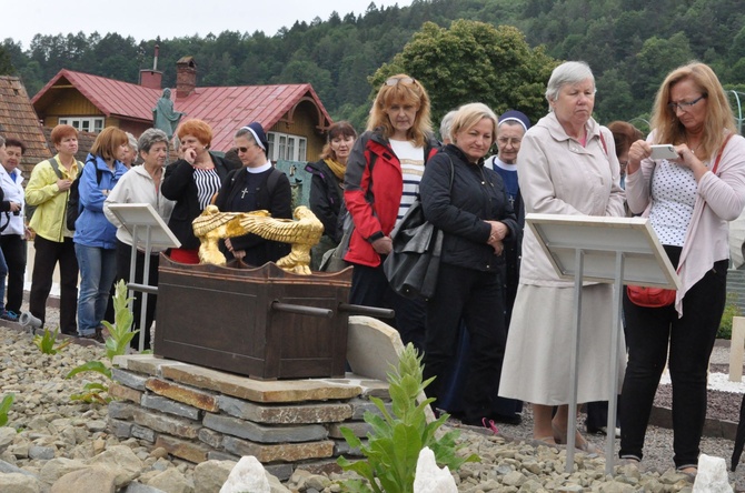 W Muszyńskich Ogrodach Biblijnych