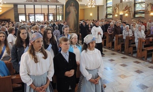 Parafianie z Obszarów gościli obraz Jezusa Miłosiernego w dniu czerwcowego czuwania fatimskiego