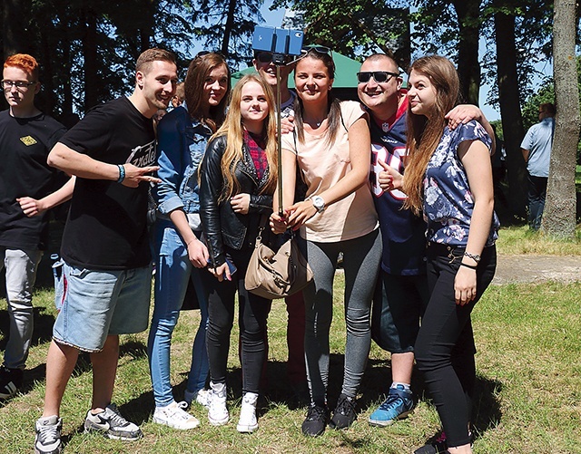 Na koniec spotkania każdy mógł sobie zrobić pamiątkowe „selfie” z Bęsiem.