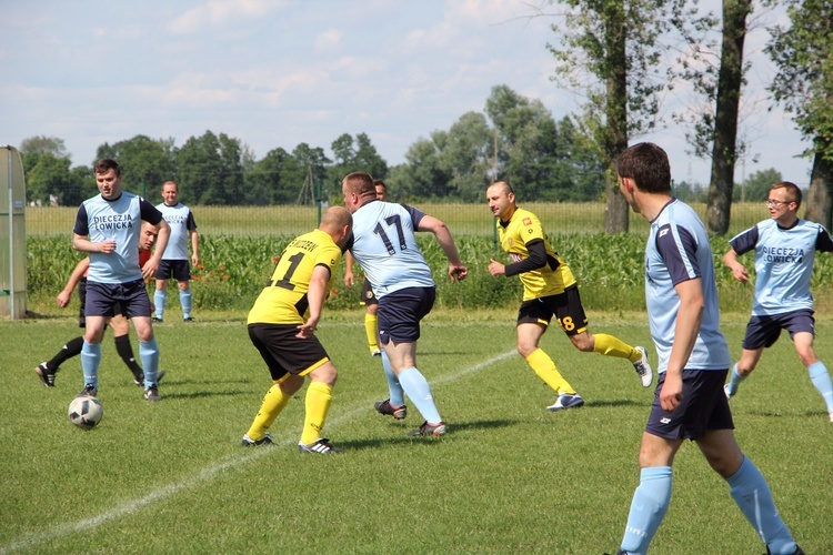 Mecz księży z oldbojami Widzewa Łódź