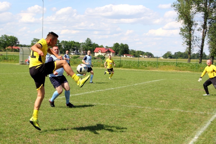 Mecz księży z oldbojami Widzewa Łódź