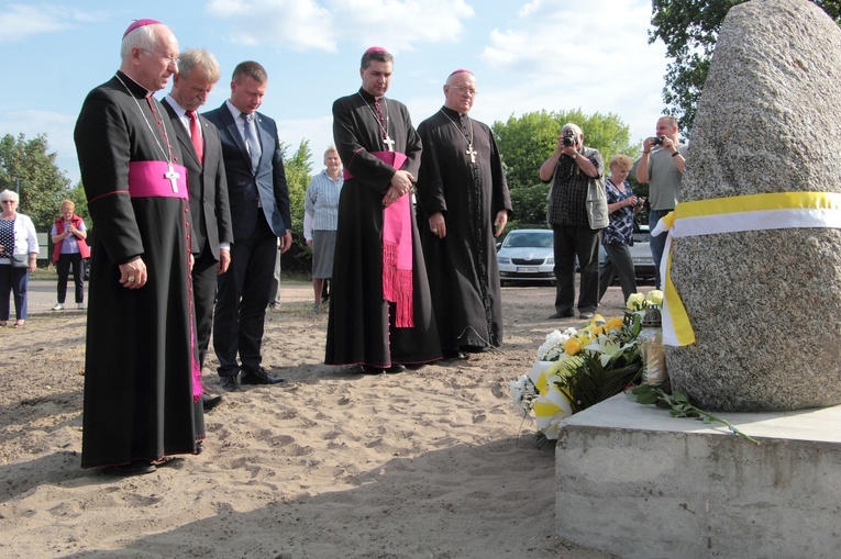 Odsłonięcie pamiątkowej tablicy