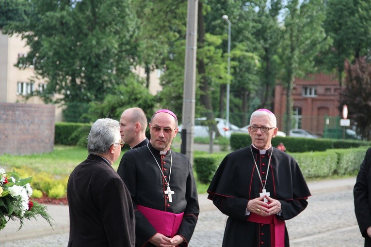 Wizyta prymasa Polski, abp. Wojciecha Polaka w KWK "Wujek"