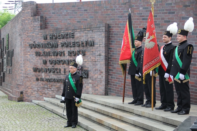 Wizyta prymasa Polski, abp. Wojciecha Polaka w KWK "Wujek"