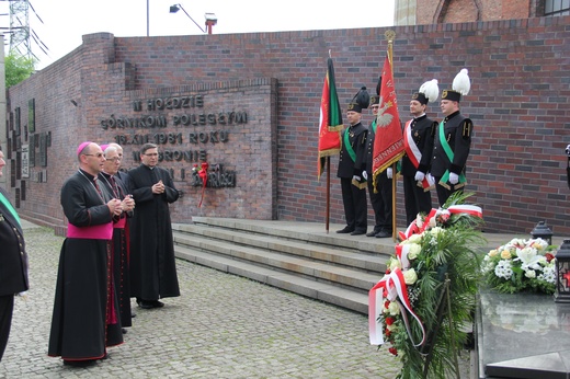 Wizyta prymasa Polski, abp. Wojciecha Polaka w KWK "Wujek"