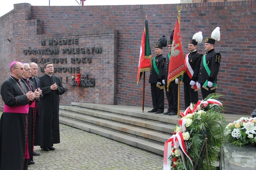 Wizyta prymasa Polski, abp. Wojciecha Polaka w KWK "Wujek"