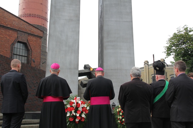 Wizyta prymasa Polski, abp. Wojciecha Polaka w KWK "Wujek"