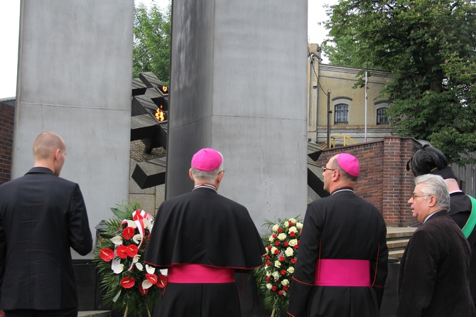 Wizyta prymasa Polski, abp. Wojciecha Polaka w KWK "Wujek"