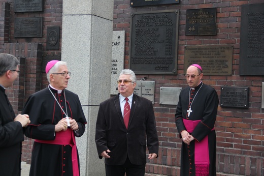 Wizyta prymasa Polski, abp. Wojciecha Polaka w KWK "Wujek"