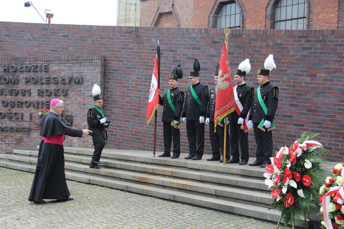 Wizyta prymasa Polski, abp. Wojciecha Polaka w KWK "Wujek"