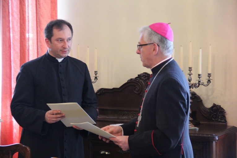 Wręczenie dekretów nowym administratorom i proboszczom