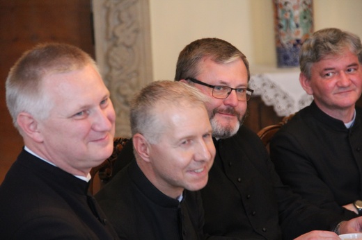 Wręczenie dekretów nowym administratorom i proboszczom