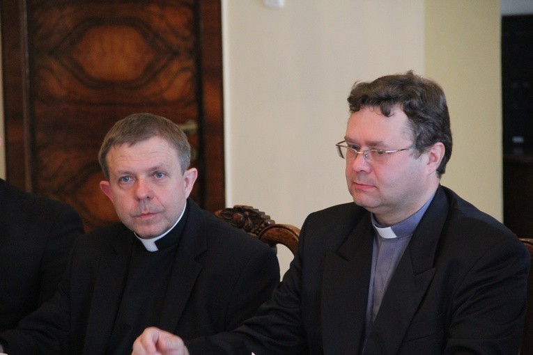 Wręczenie dekretów nowym administratorom i proboszczom