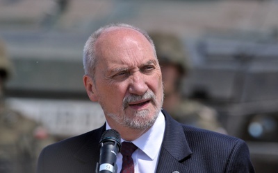 Macierewicz: Potencjał wojskowy zdolny bronić Polski