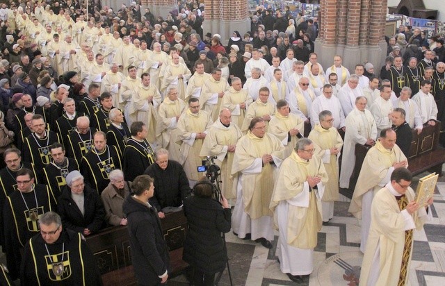 Wakacje dla wielu kapłanów są czasem przeprowadzek i zmiany miejsca duszpasterskiej posługi