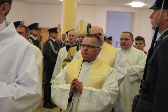 Poświęcenie sztandaru aresztu w Międzyrzeczu