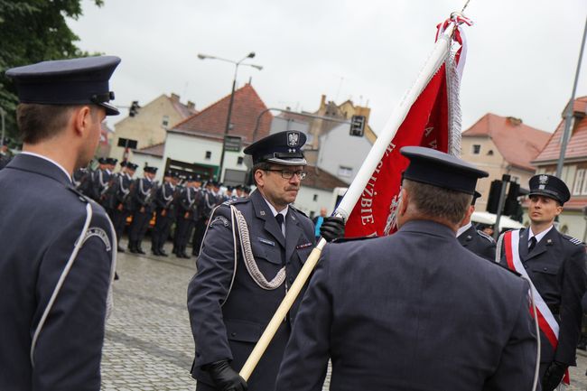 Poświęcenie sztandaru aresztu w Międzyrzeczu