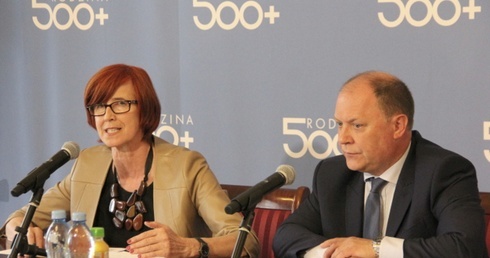 Warszawa w "ogonie" wypłat 500+