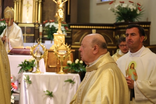 Znaki Bożego Miłosierdzia w bielskiej parafii Trójcy Przenajświętszej 