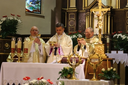 Znaki Bożego Miłosierdzia w bielskiej parafii Trójcy Przenajświętszej 