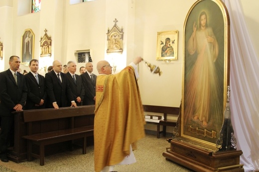 Znaki Bożego Miłosierdzia w bielskiej parafii Trójcy Przenajświętszej 