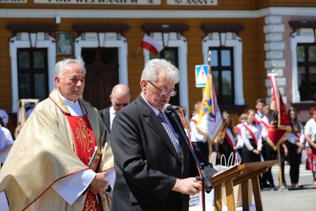 Poświęcenie pomnika św. abp. Bilczewskiego w Wilamowicach