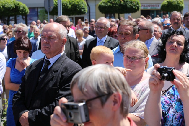 Poświęcenie pomnika św. abp. Bilczewskiego w Wilamowicach