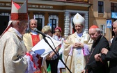 Poświęcenie pomnika św. abp. Bilczewskiego w Wilamowicach