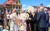 Poświęcenie pomnika św. abp. Bilczewskiego w Wilamowicach